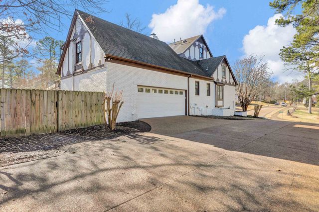 2654 FOX CREEK DR, Germantown, TN 38138