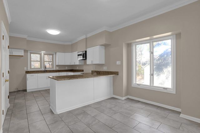 2654 FOX CREEK DR, Germantown, TN 38138