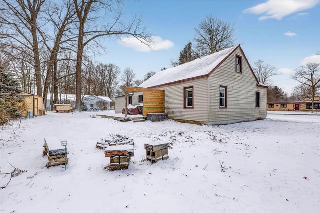 586 N Peterson Road, Muskegon, MI 49445