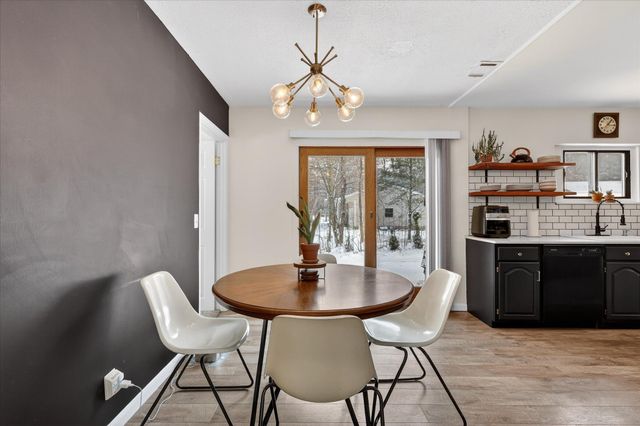 586 N Peterson Road, Muskegon, MI 49445