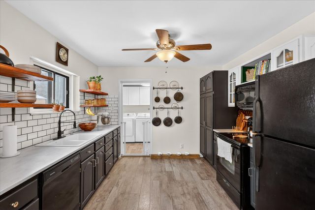 586 N Peterson Road, Muskegon, MI 49445