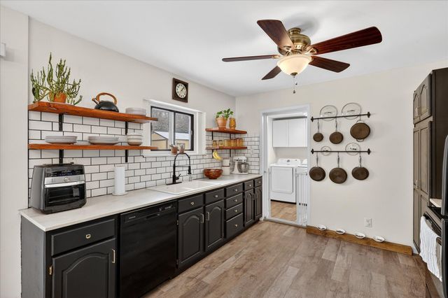 586 N Peterson Road, Muskegon, MI 49445