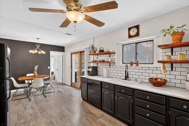 586 N Peterson Road, Muskegon, MI 49445