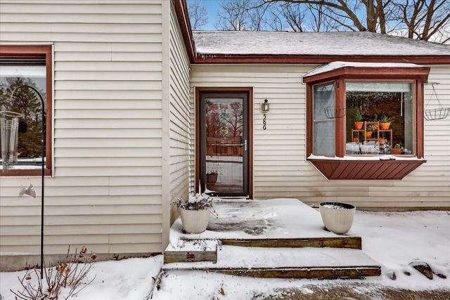 586 N Peterson Road, Muskegon, MI 49445