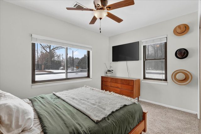 586 N Peterson Road, Muskegon, MI 49445