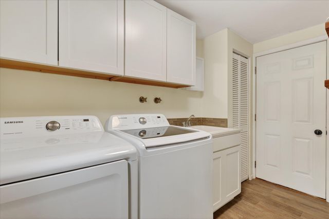 586 N Peterson Road, Muskegon, MI 49445