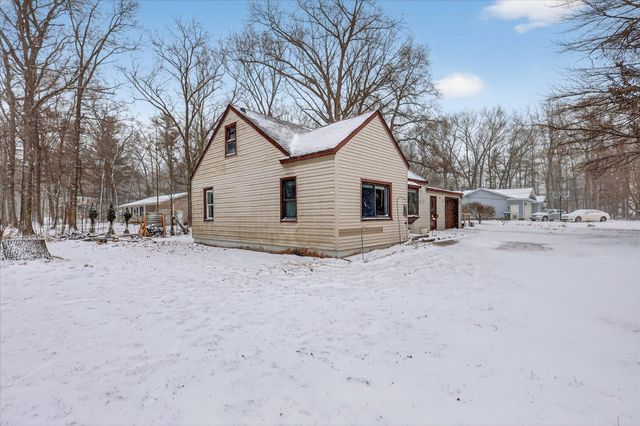 586 N Peterson Road, Muskegon, MI 49445