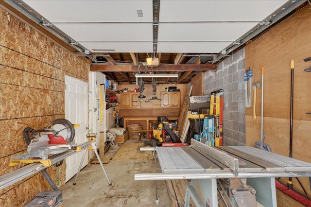 586 N Peterson Road, Muskegon, MI 49445