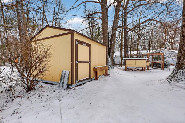 586 N Peterson Road, Muskegon, MI 49445