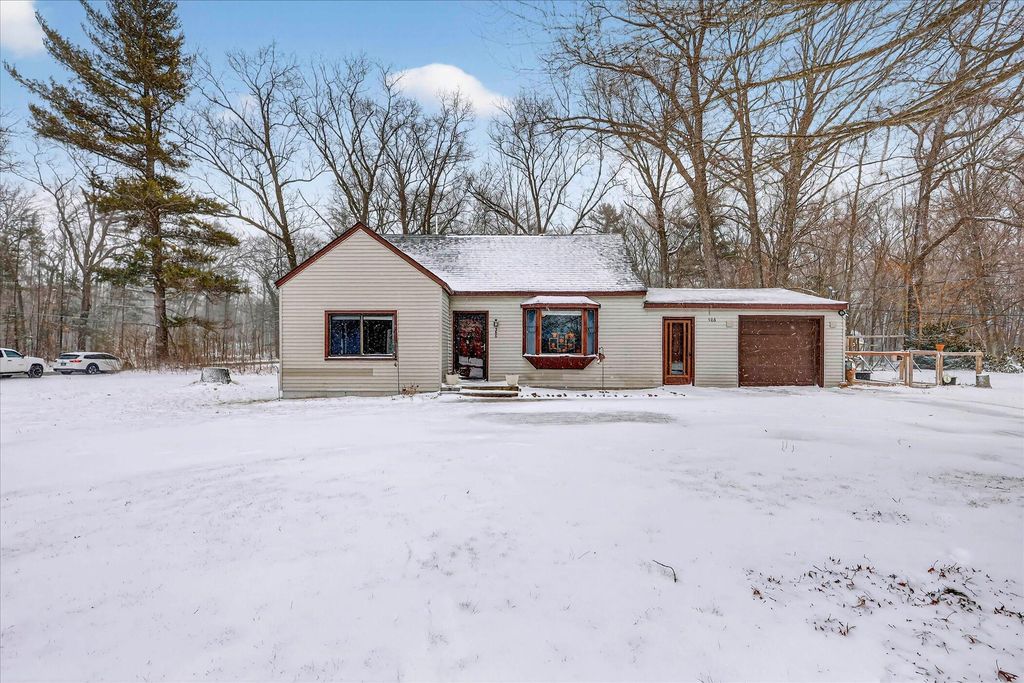 586 N Peterson Road, Muskegon, MI 49445