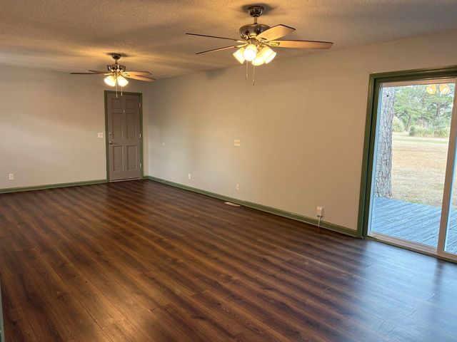 10716 Countyline Rd., Andrews, SC 29510