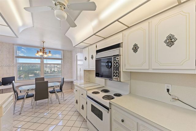 2751 S Ocean Drive 501N, Hollywood, FL 33019