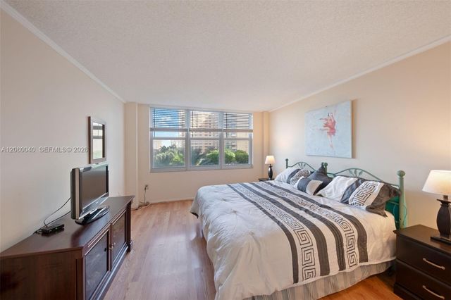 2751 S Ocean Drive 501N, Hollywood, FL 33019