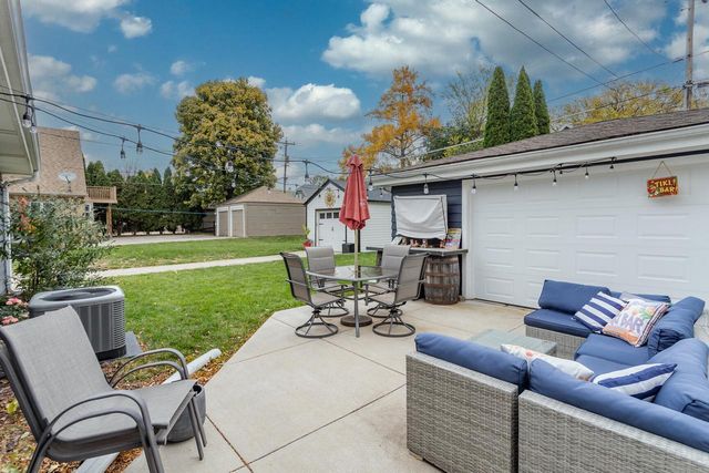 2510 N 64th STREET, Wauwatosa, WI 53213