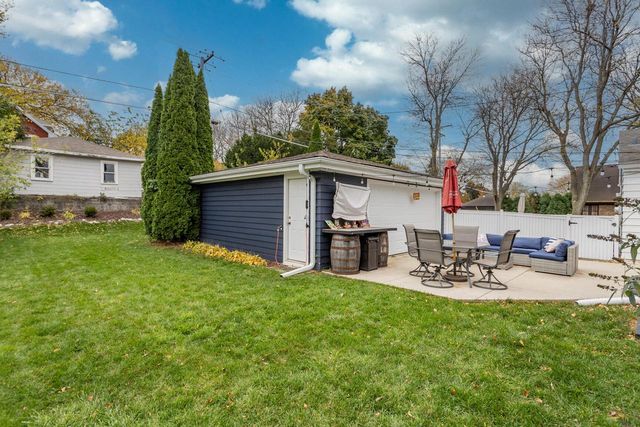 2510 N 64th STREET, Wauwatosa, WI 53213