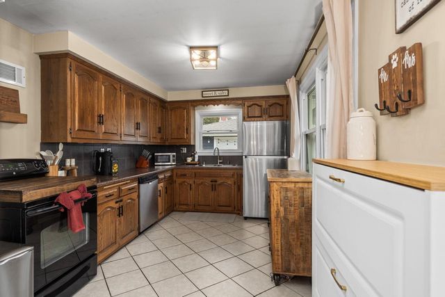 2510 N 64th STREET, Wauwatosa, WI 53213