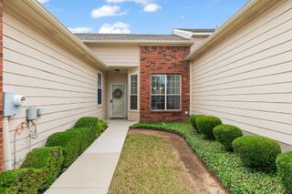 252 Heritage Hill Drive, Lewisville, TX 75067