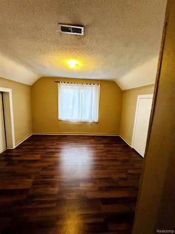 2091 Buckingham Avenue, Berkley, MI 48072