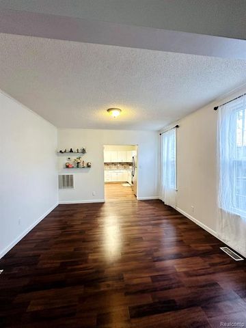 2091 Buckingham Avenue, Berkley, MI 48072