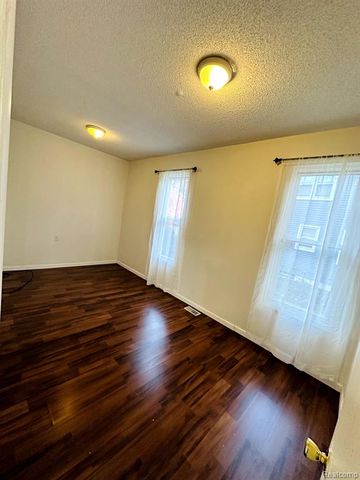 2091 Buckingham Avenue, Berkley, MI 48072