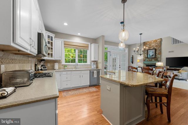 100 PINE TREE DR, Honey Brook, PA 19344