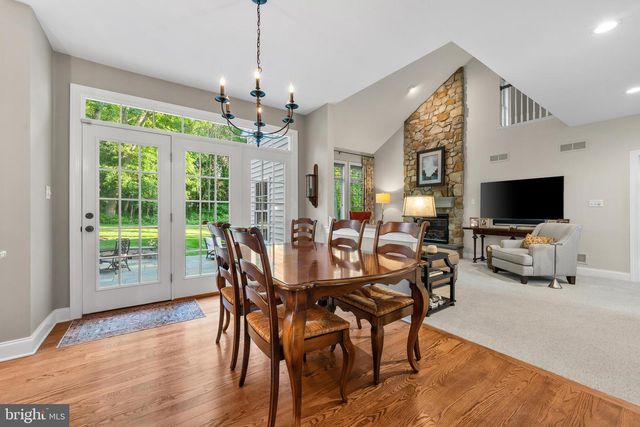 100 PINE TREE DR, Honey Brook, PA 19344