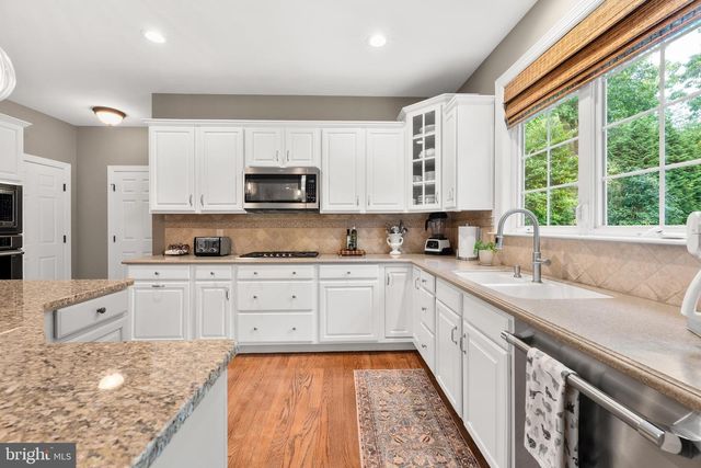 100 PINE TREE DR, Honey Brook, PA 19344
