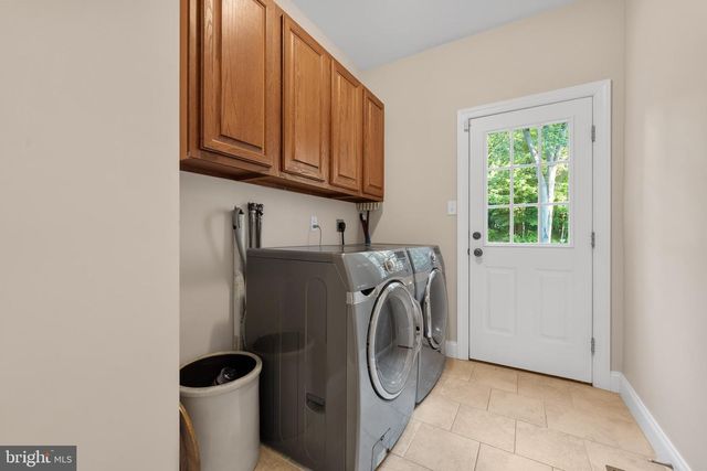 100 PINE TREE DR, Honey Brook, PA 19344