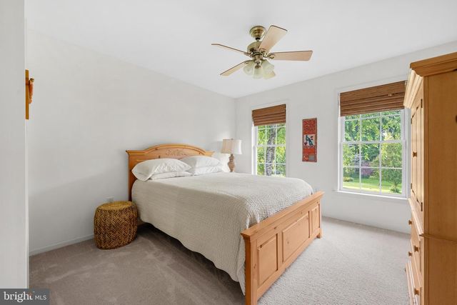 100 PINE TREE DR, Honey Brook, PA 19344
