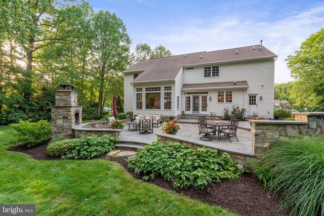 100 PINE TREE DR, Honey Brook, PA 19344