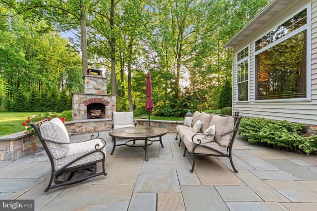 100 PINE TREE DR, Honey Brook, PA 19344