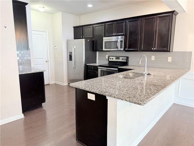 1033 Haley woods Lane, Lawrenceville, GA 30043