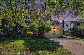 60 Hillcrest Boulevard, York Charter Township, MI 48197