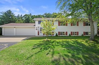 6850 Beck LANE, West Bend, WI 53090