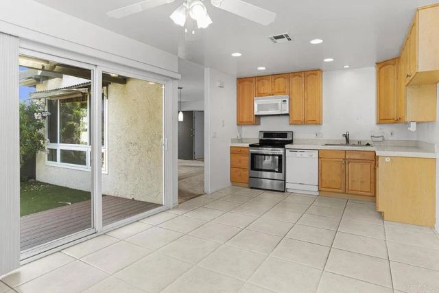 10591 Caminito Glenellen, San Diego, CA 92126