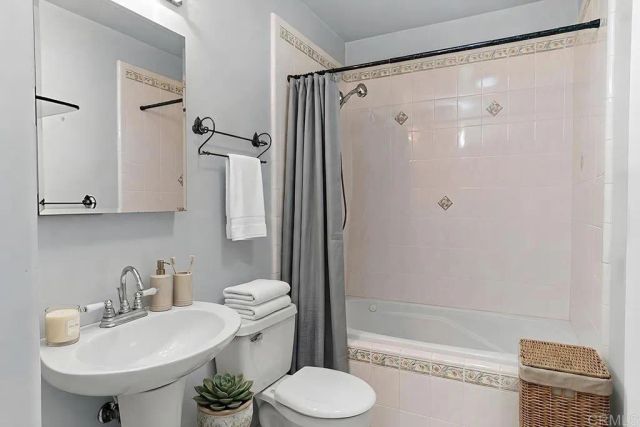 10591 Caminito Glenellen, San Diego, CA 92126