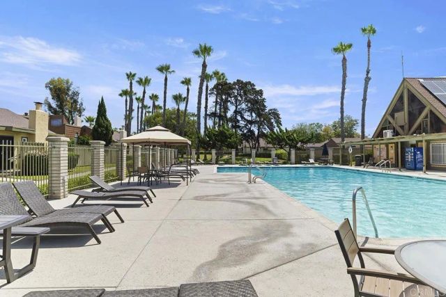 10591 Caminito Glenellen, San Diego, CA 92126