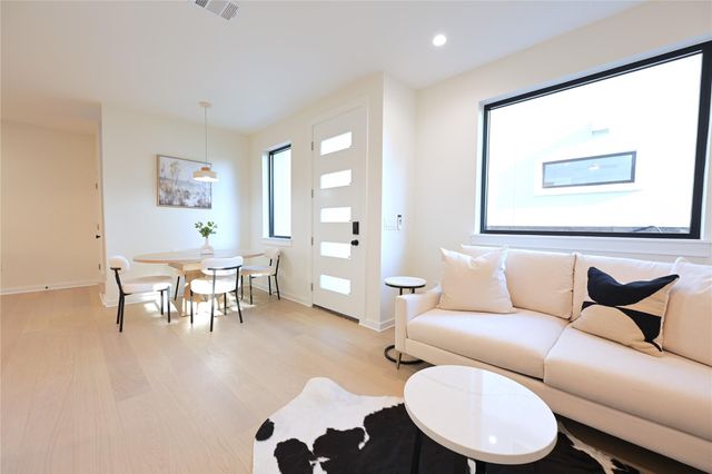 4410 Glomar Ave 2, Austin, TX 78721