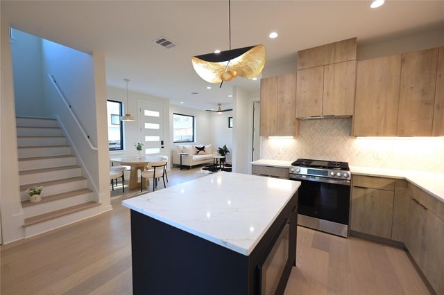 4410 Glomar Ave 2, Austin, TX 78721