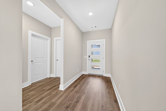 3346 Parmenter St, Columbia, TN 38401