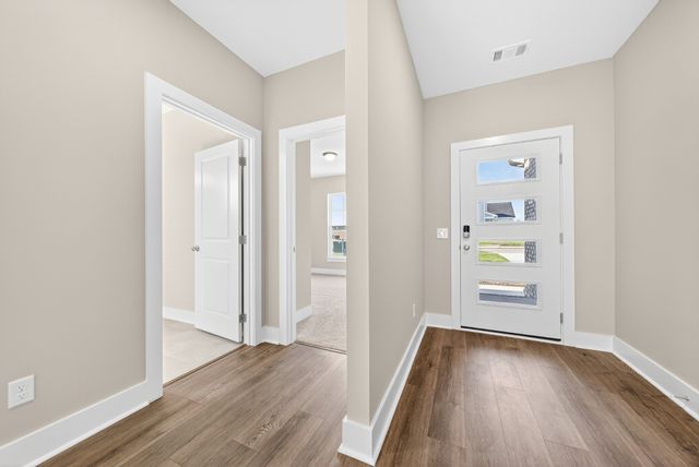 3346 Parmenter St, Columbia, TN 38401