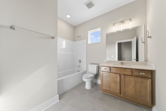 3346 Parmenter St, Columbia, TN 38401