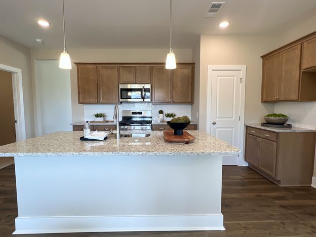 3346 Parmenter St, Columbia, TN 38401