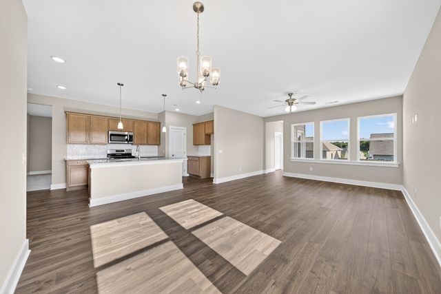 3346 Parmenter St, Columbia, TN 38401