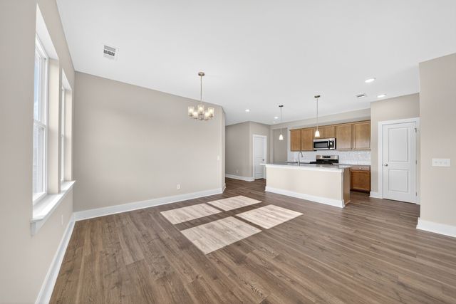 3346 Parmenter St, Columbia, TN 38401