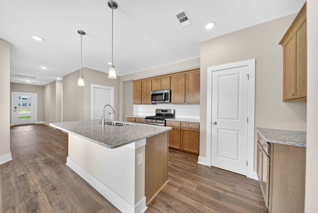 3346 Parmenter St, Columbia, TN 38401