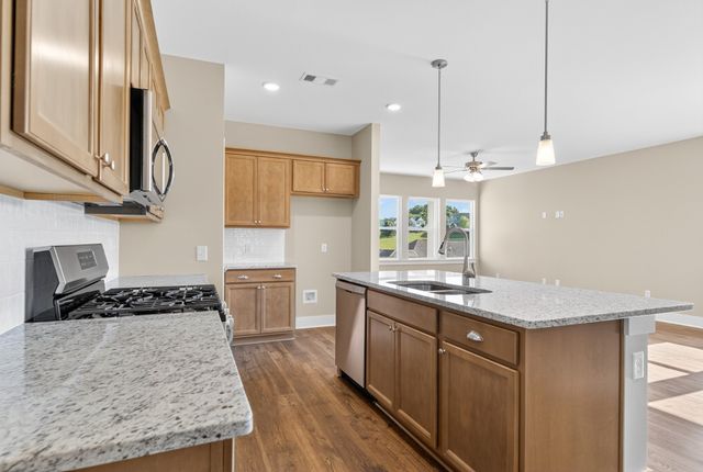 3346 Parmenter St, Columbia, TN 38401