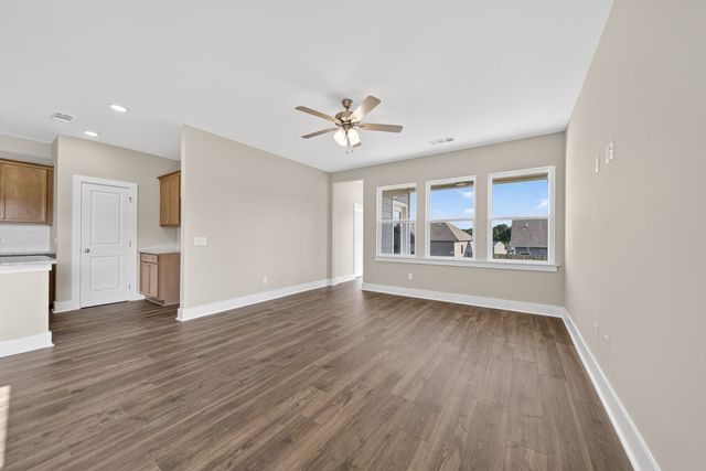 3346 Parmenter St, Columbia, TN 38401