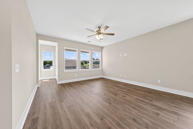 3346 Parmenter St, Columbia, TN 38401