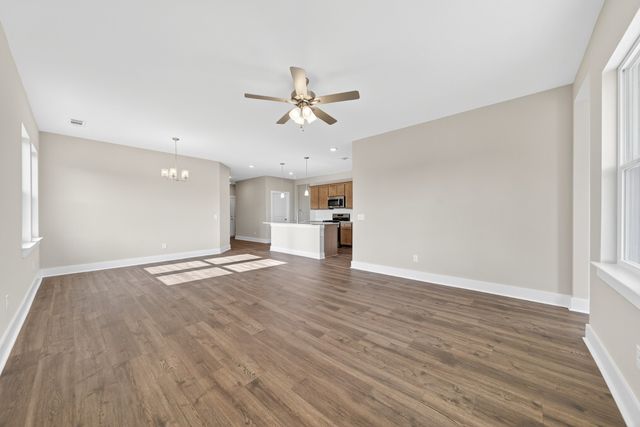 3346 Parmenter St, Columbia, TN 38401